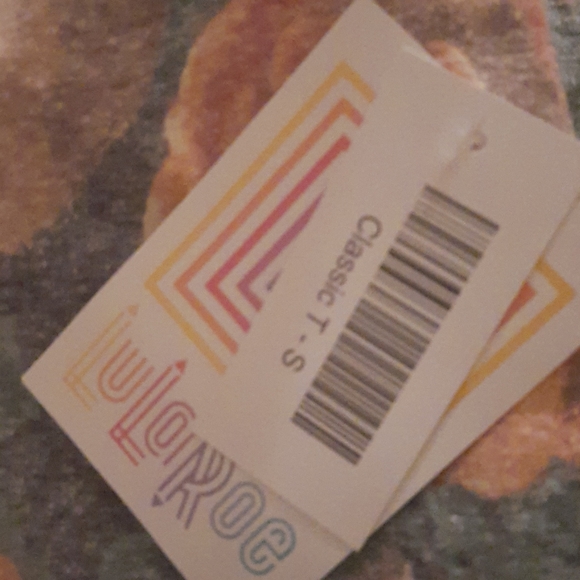 Lularoe Classic T - Picture 2 of 3
